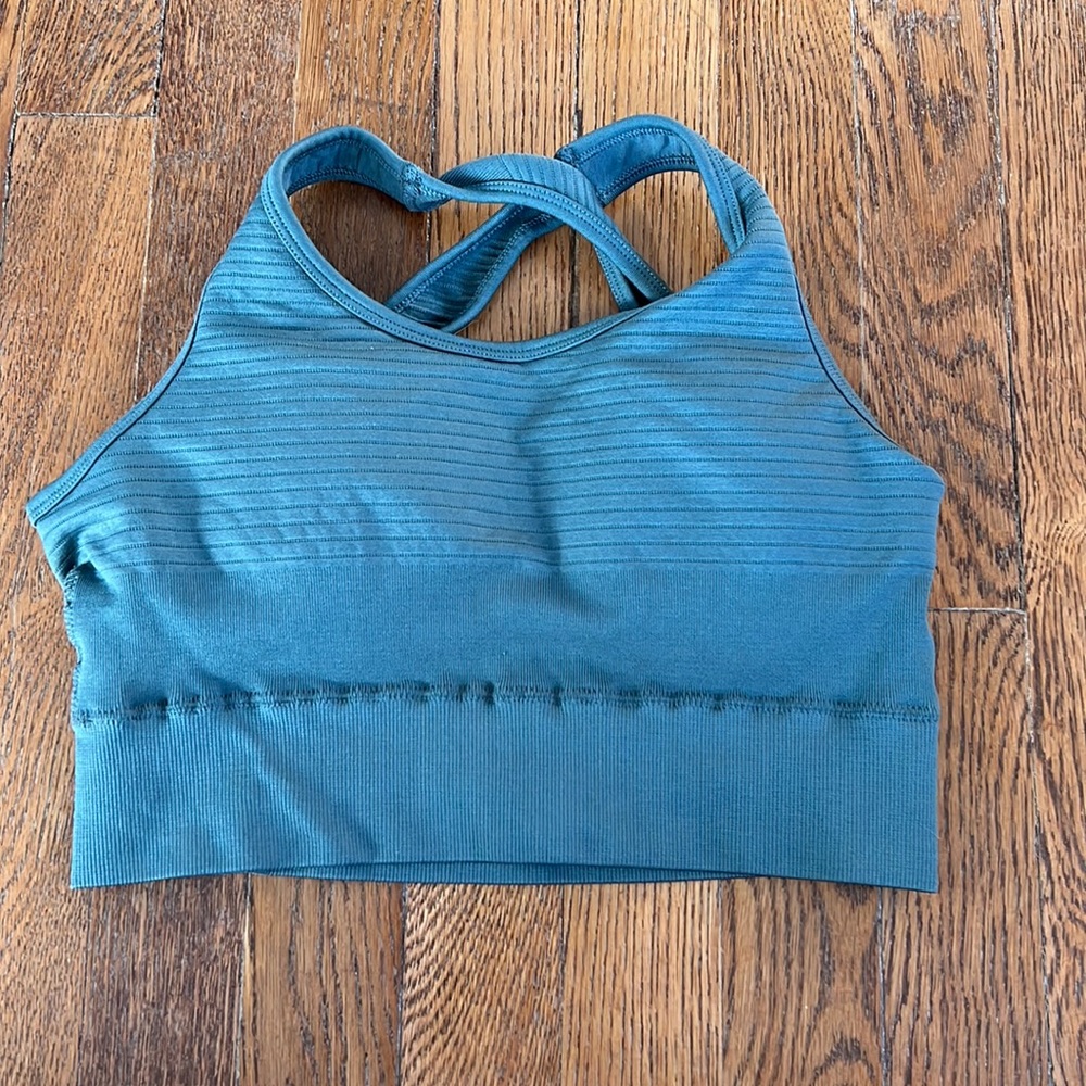 Alphalete sports bra